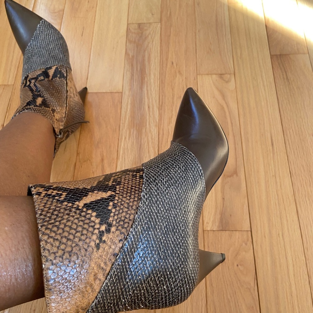 Isabel Marant Latts paneled snake-effect leather ankle boot - Picture 4 of 9